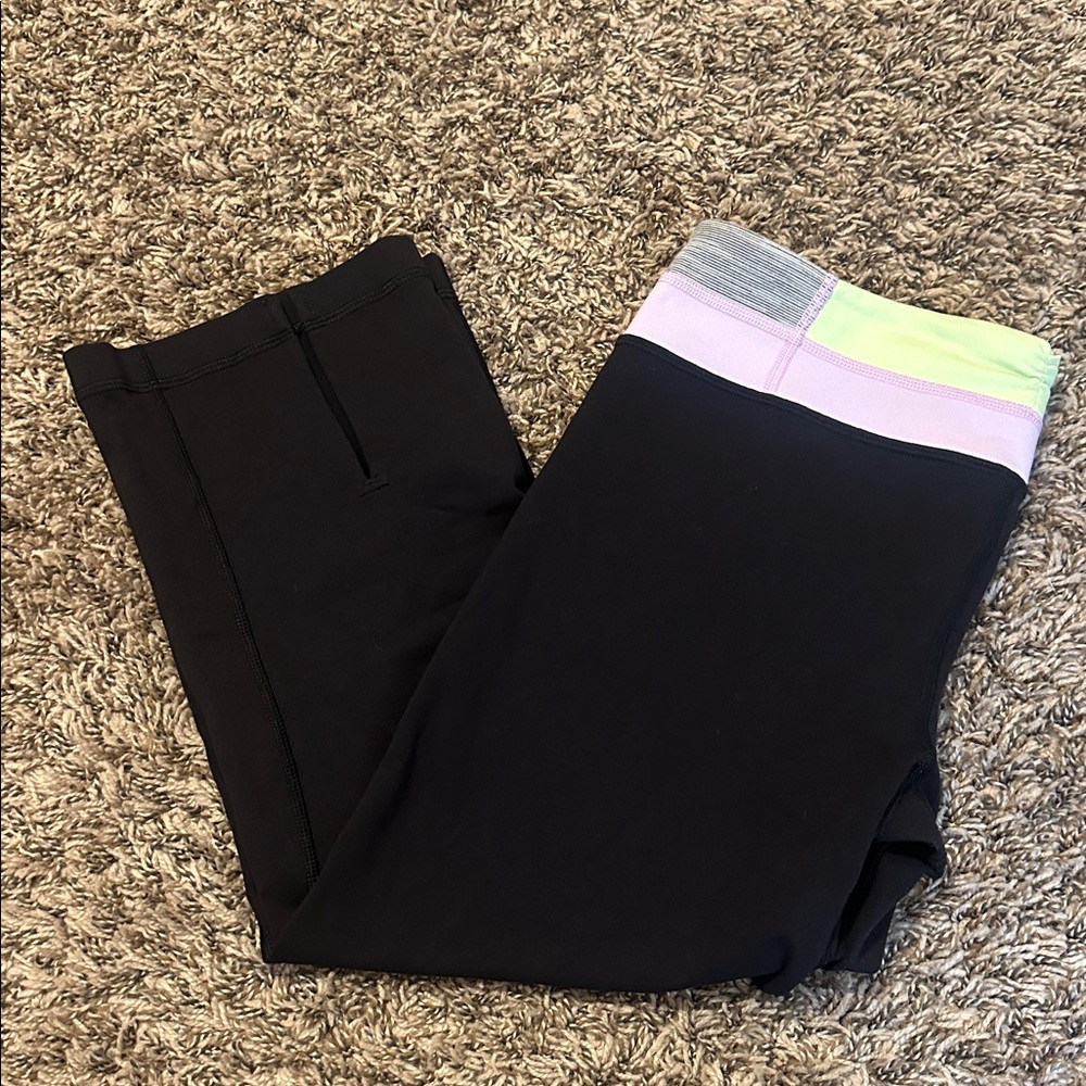 Lululemon Cropped Leggings Size 8 - Picture 8 of 8